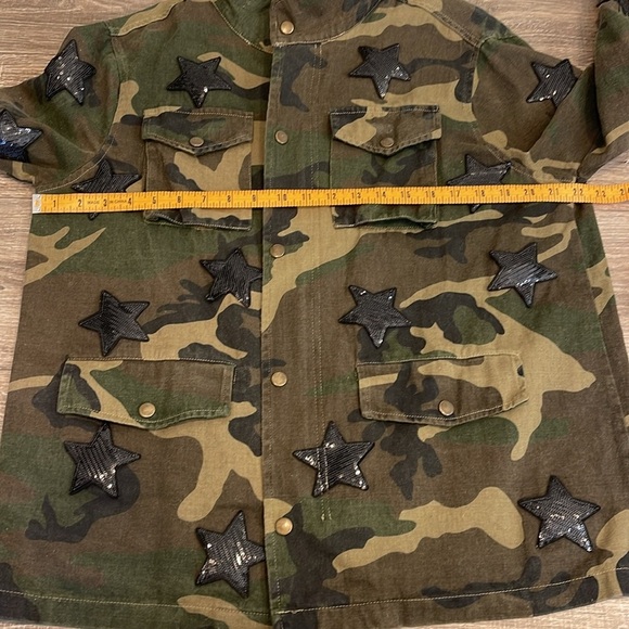 Parka NY Camo Print W. Black Sequin Patch Stars & Red Trim Military Jacket Sz M - Picture 5 of 5